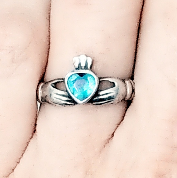 Vintage Blue Topaz Irish Sterling Claddagh Ring-6 - Picture 8 of 8